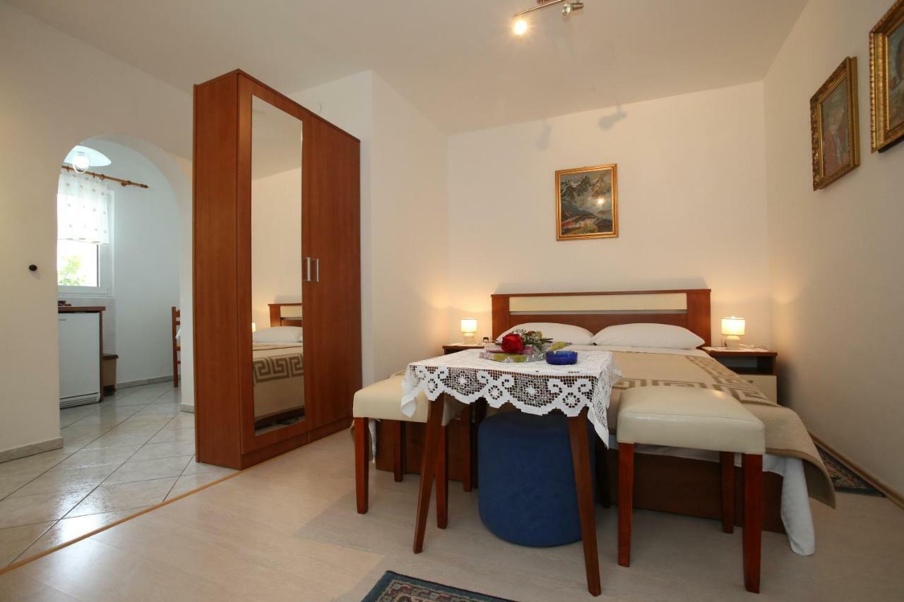 Rooms & Apartment Albina 巴斯卡 外观 照片