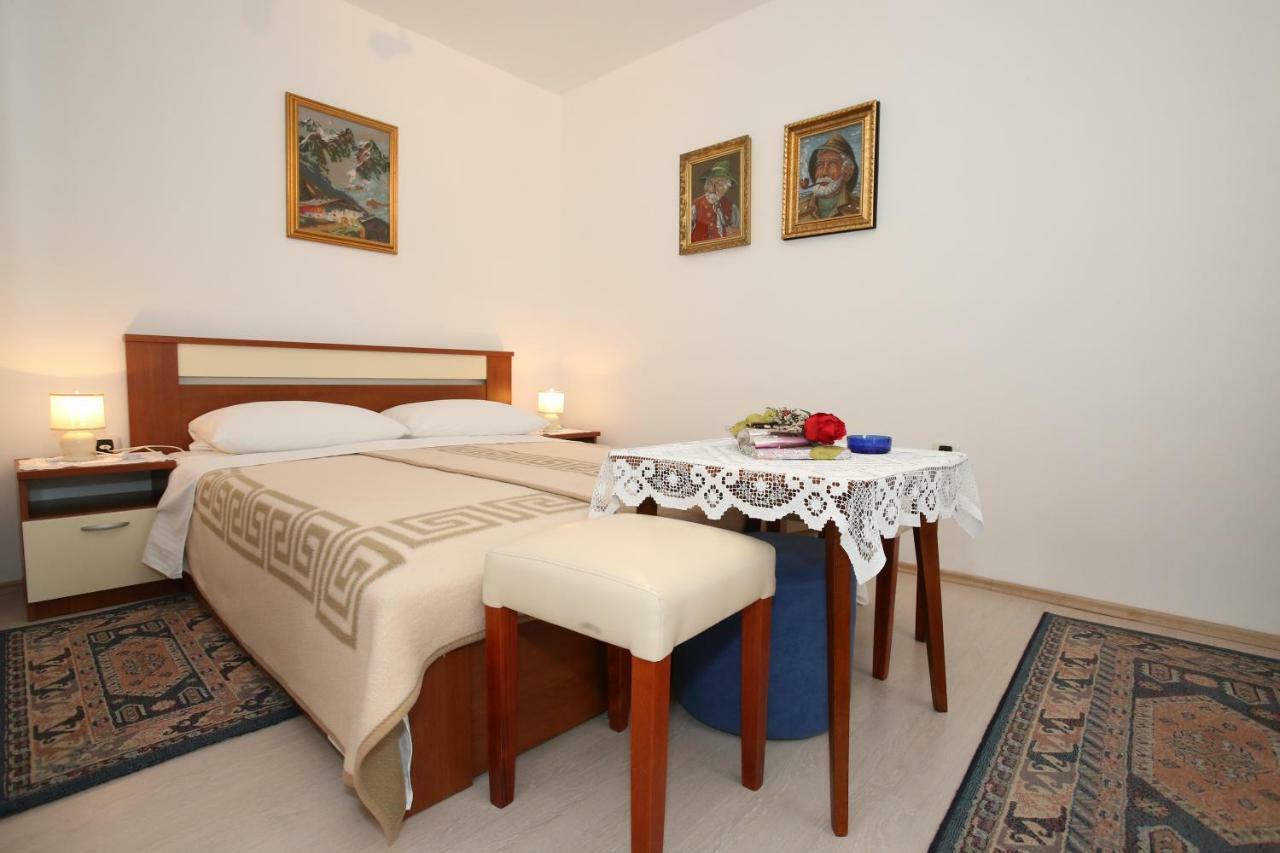 Rooms & Apartment Albina 巴斯卡 外观 照片