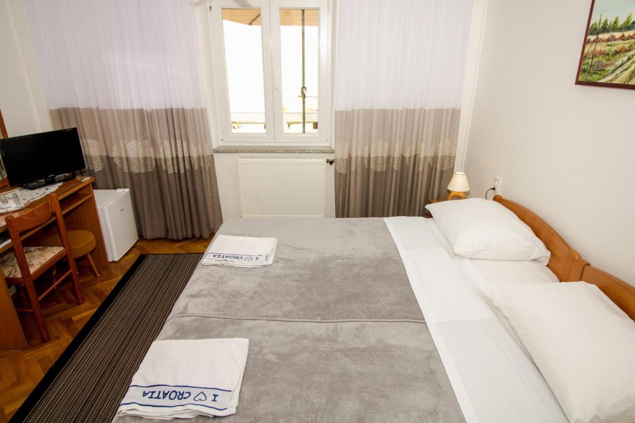 Rooms & Apartment Albina 巴斯卡 外观 照片