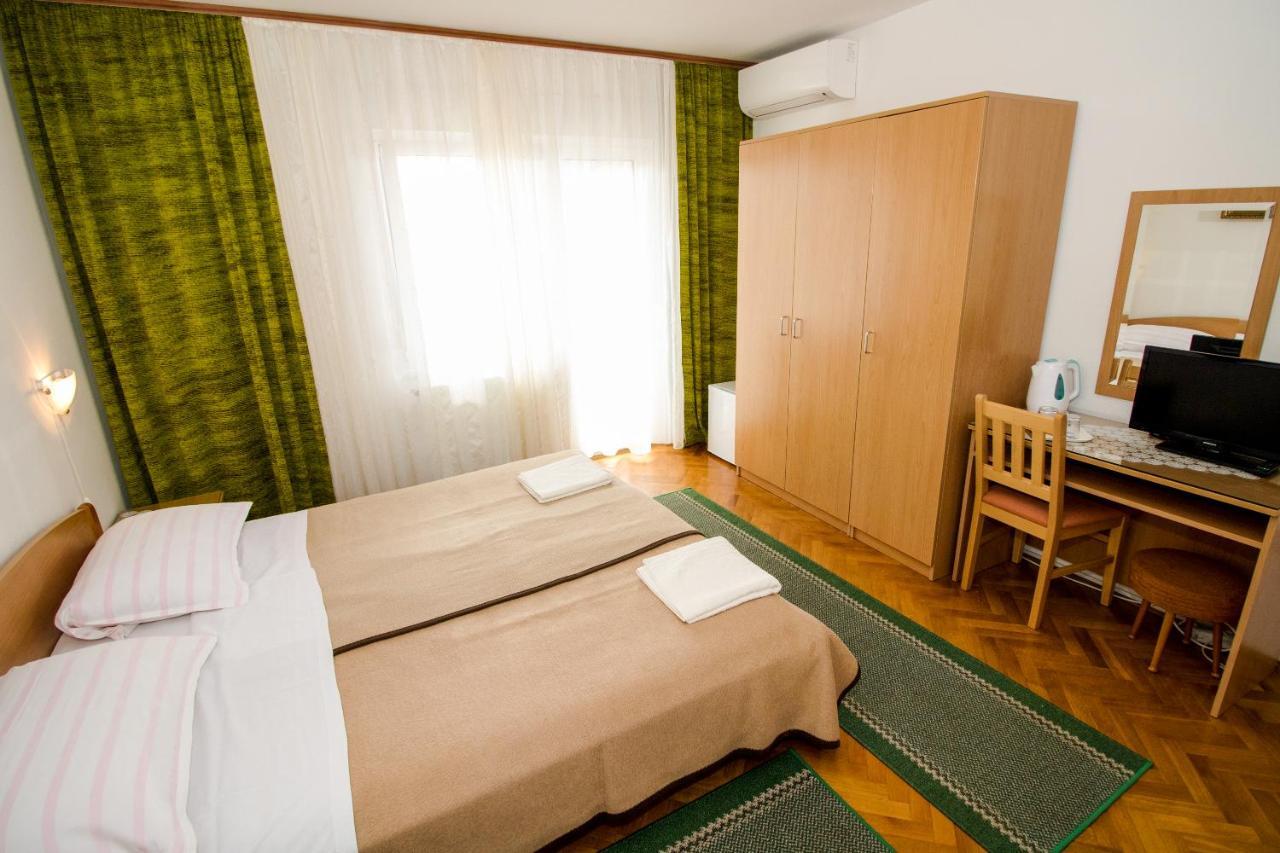 Rooms & Apartment Albina 巴斯卡 外观 照片