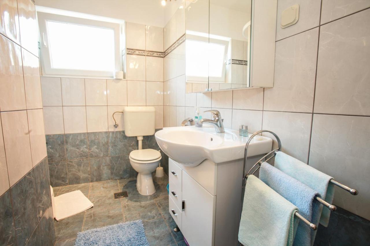 Rooms & Apartment Albina 巴斯卡 外观 照片