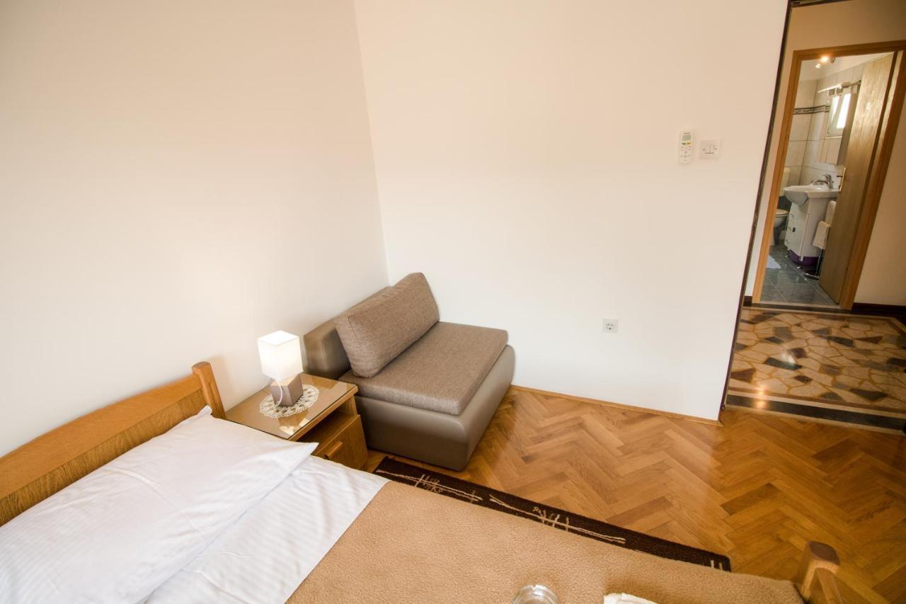 Rooms & Apartment Albina 巴斯卡 外观 照片