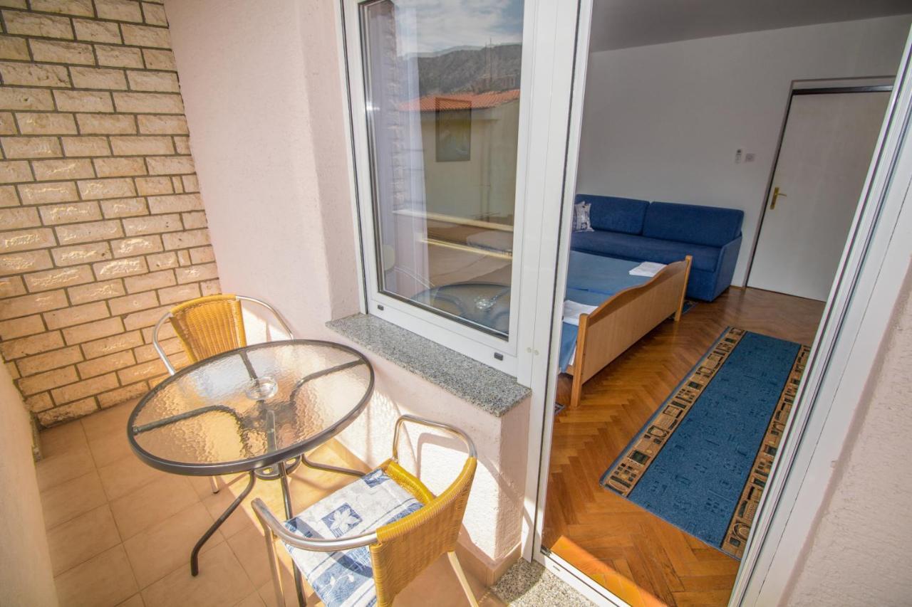 Rooms & Apartment Albina 巴斯卡 外观 照片