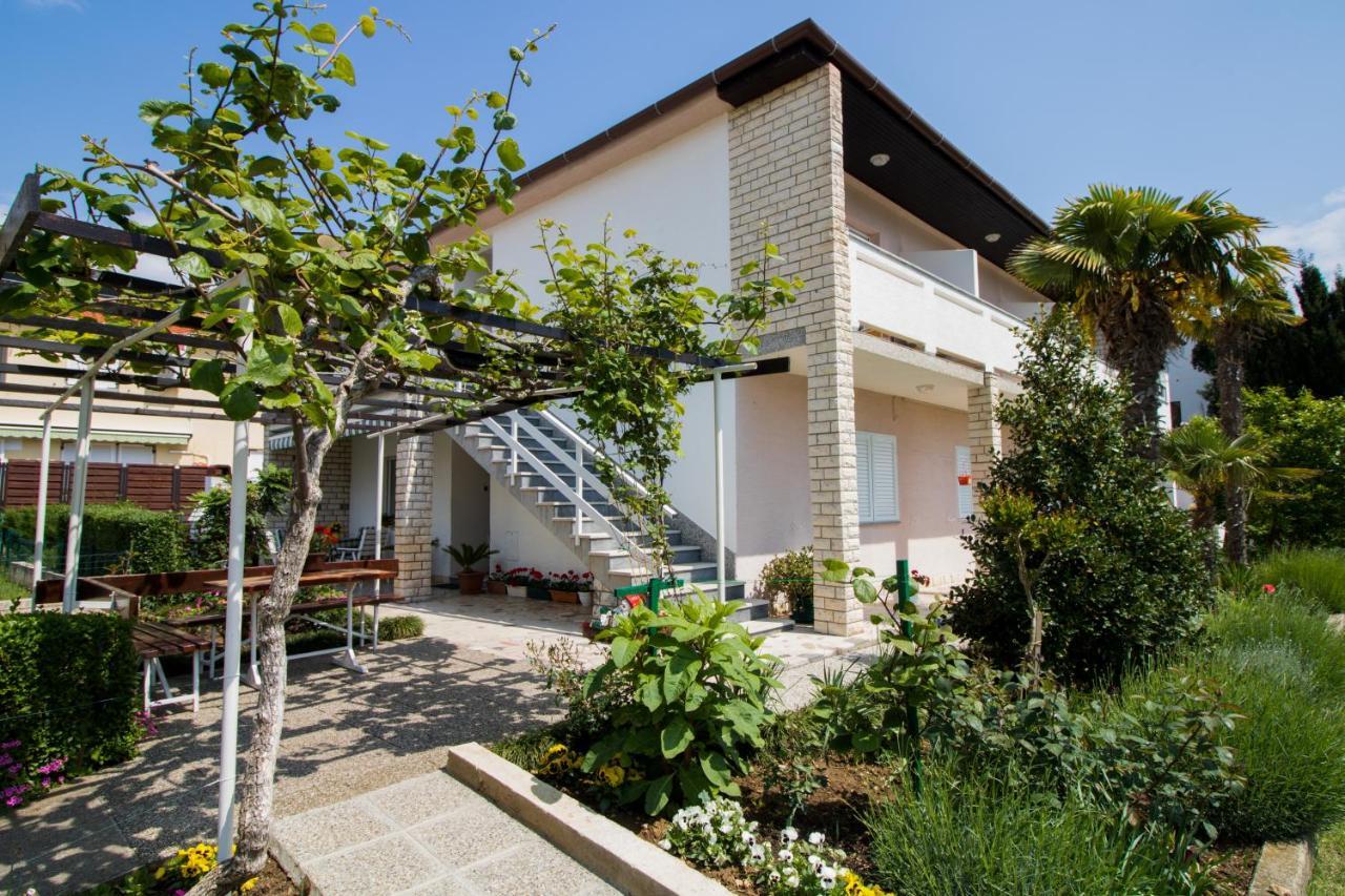 Rooms & Apartment Albina 巴斯卡 外观 照片